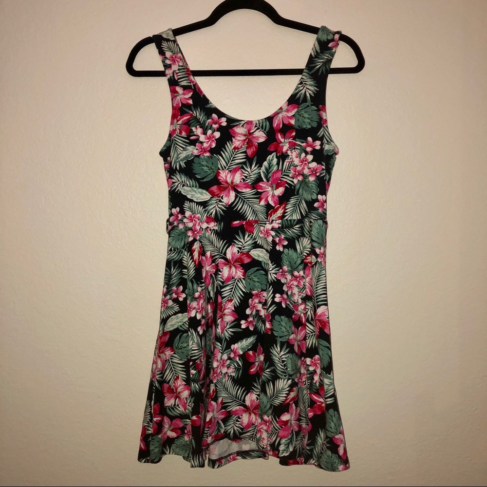 Forever 21 Floral Print Dress Size Medium